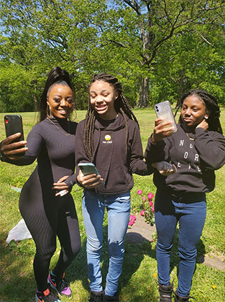 Lynnett, Mikelle and Takirah 